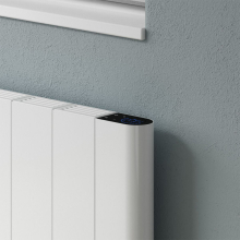 reina-maia-white-horizontal-500x544mm-radiator-close.jpg