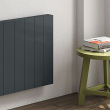 reina-nika-anthracite-horizontal-500x544-radiator-close-2.jpg