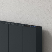 reina-nika-anthracite-horizontal-500x544-radiator-close.jpg