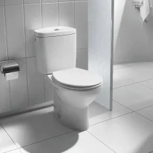 roca-laura-toilet-cistern-and-soft-close-seat-lifestyle.webp