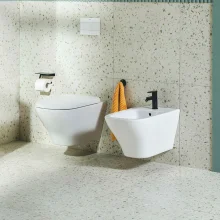 roca-optica-wall-hung-toilet-lifestyle.webp