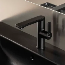 roca-targa-matt-black-basin-mixer-tap-with-side-handle-waste-lifestyle-2.webp