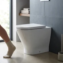 roca-the-gap-floor-standing-rimless-toilet-cistern-lifestyle.webp
