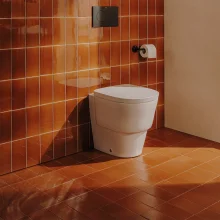 roca-tura-white-soft-close-seat-lifestyle.webp