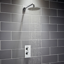 scudo-component-showers-chrome-round-shower-head-only-lifestyle.jpg