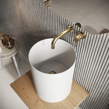 scudo-shelph-600-davos-oak-matt-white-basin-lifestyle.jpg