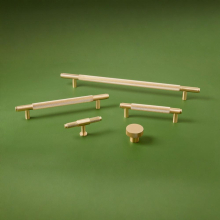 scudo_knurled_brass-lifestyle.jpg