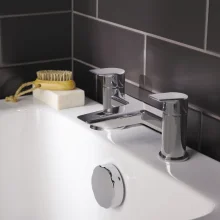tesi-bath-filler-lifestyle-1.webp