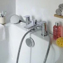 tesi-bath-shower-mixer-lifestyle-1.webp