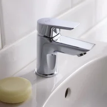 tesi-mini-basin-mixer-lifestyle-1.webp
