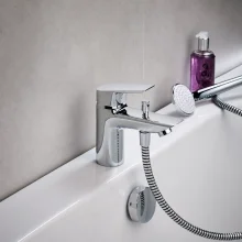 tesi-mono-bath-shower-mixer-lifestyle-1.webp