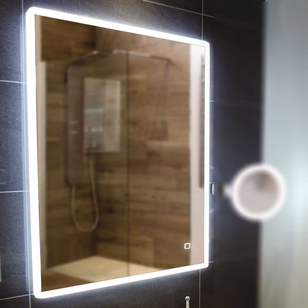 HiB Vega 60 LED Mirror With Charging Socket, 800 x 600